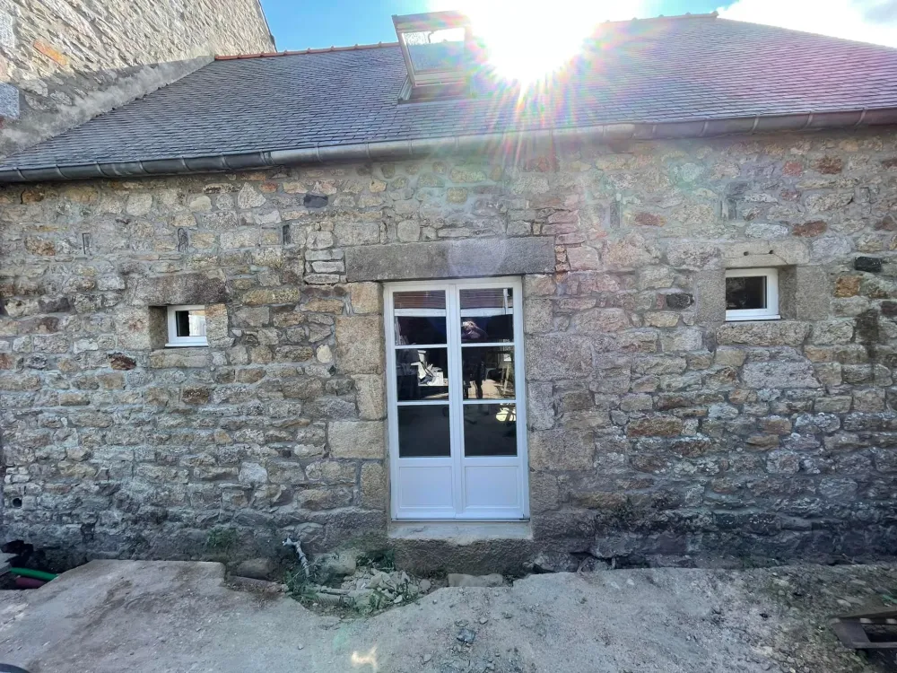 Pose de porte et petites fenêtres